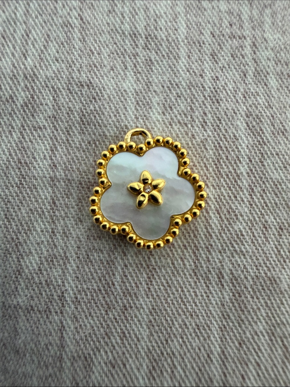 18K Gold Petal Star White Stone Flower - Women Necklace Charm